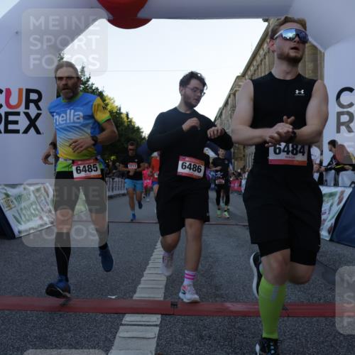 06.09.2026 - CURREX Alsterlauf Yannick Fuchs http://msf.ph/oto/10135785 06.09.2026 09:44:22 Ziel 2186, 2699, 3331, 3355, 3564, 3717, 4187, 4838, 4862, 4928, 5443, 5477, 5530, 5626, 5710, 5722, 5974, 6047, 6484, 6485, 6486, 8302 meine-sportfotos.de