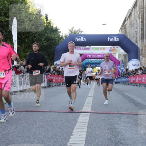06.09.2026 - CURREX Alsterlauf Yannick Fuchs http://msf.ph/oto/10135814 06.09.2026 09:44:25 Ziel 2186, 3331, 3355, 3564, 3717, 4187, 4669, 4838, 4862, 4928, 5443, 5477, 5626, 5710, 5722, 5974, 6047, 6484, 6485, 6486, 8302 meine-sportfotos.de