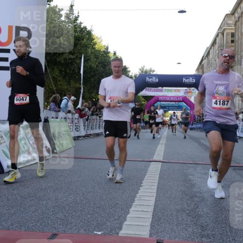 06.09.2026 - CURREX Alsterlauf Yannick Fuchs http://msf.ph/oto/10135832 06.09.2026 09:44:27 Ziel 2186, 2894, 3355, 3564, 3717, 4187, 4203, 4669, 4862, 5271, 5443, 5477, 5626, 5710, 5974, 6047, 6366, 6484, 6485, 6486 meine-sportfotos.de