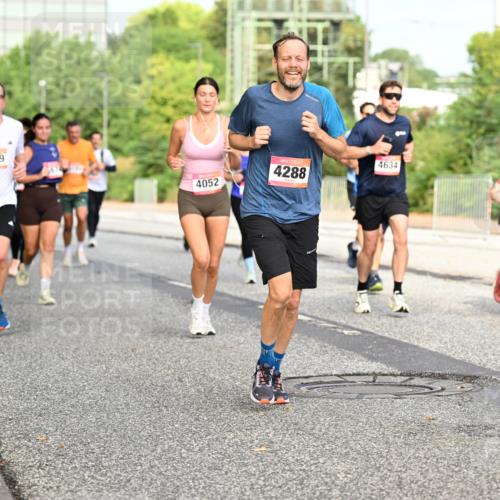 06.09.2026 - CURREX Alsterlauf Dr. Thomas Lammeyer http://msf.ph/oto/10135905 06.09.2026 10:00:41 Laufen 079, 4052, 4288, 4634, 5713, 5816 meine-sportfotos.de
