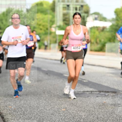 06.09.2026 - CURREX Alsterlauf Dr. Thomas Lammeyer http://msf.ph/oto/10135922 06.09.2026 10:00:42 Laufen 4052 meine-sportfotos.de