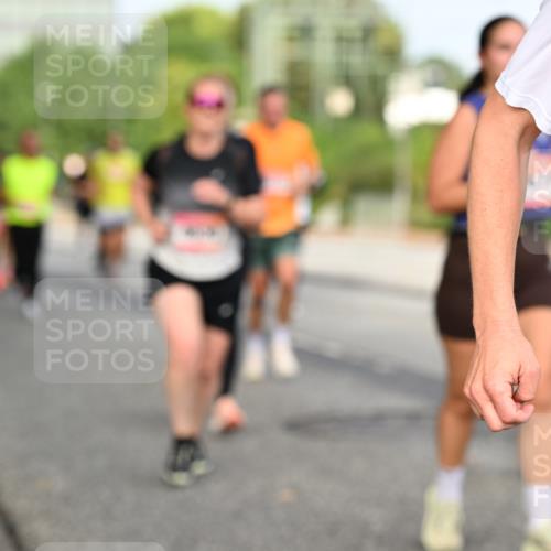 06.09.2026 - CURREX Alsterlauf Dr. Thomas Lammeyer http://msf.ph/oto/10135949 06.09.2026 10:00:45 Laufen  meine-sportfotos.de