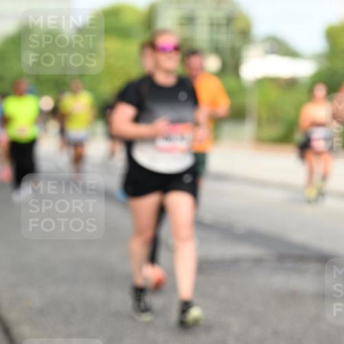 06.09.2026 - CURREX Alsterlauf Dr. Thomas Lammeyer http://msf.ph/oto/10135953 06.09.2026 10:00:45 Laufen 3674 meine-sportfotos.de