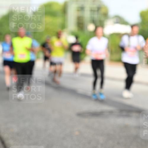 06.09.2026 - CURREX Alsterlauf Dr. Thomas Lammeyer http://msf.ph/oto/10135973 06.09.2026 10:00:47 Laufen  meine-sportfotos.de