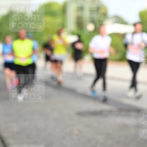 06.09.2026 - CURREX Alsterlauf Dr. Thomas Lammeyer http://msf.ph/oto/10135974 06.09.2026 10:00:47 Laufen  meine-sportfotos.de