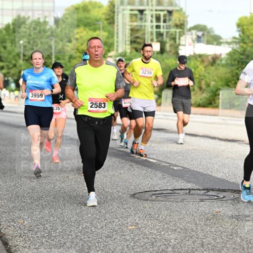 06.09.2026 - CURREX Alsterlauf Dr. Thomas Lammeyer http://msf.ph/oto/10135990 06.09.2026 10:00:49 Laufen 3959, 435, 2583, 606, 3239, 2988 meine-sportfotos.de
