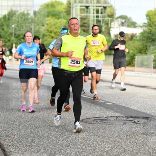 06.09.2026 - CURREX Alsterlauf Dr. Thomas Lammeyer http://msf.ph/oto/10135993 06.09.2026 10:00:49 Laufen 3959, 35, 2583, 3239, 2988 meine-sportfotos.de