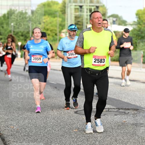06.09.2026 - CURREX Alsterlauf Dr. Thomas Lammeyer http://msf.ph/oto/10136000 06.09.2026 10:00:50 Laufen 3959, 3962, 2583 meine-sportfotos.de