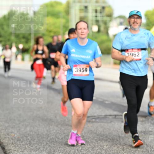 06.09.2026 - CURREX Alsterlauf Dr. Thomas Lammeyer http://msf.ph/oto/10136013 06.09.2026 10:00:51 Laufen 3959, 2962 meine-sportfotos.de