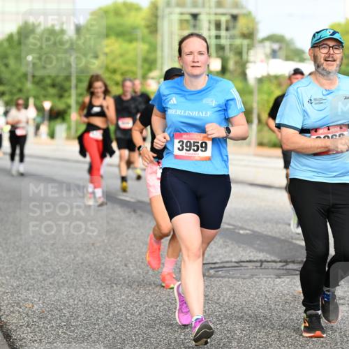 06.09.2026 - CURREX Alsterlauf Dr. Thomas Lammeyer http://msf.ph/oto/10136014 06.09.2026 10:00:51 Laufen 3959, 3239, 30 meine-sportfotos.de