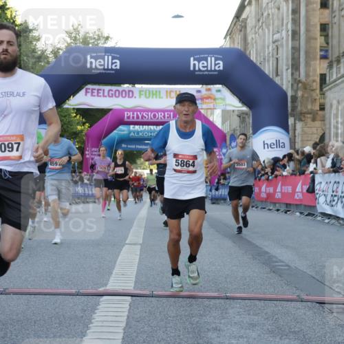 06.09.2026 - CURREX Alsterlauf Yannick Fuchs http://msf.ph/oto/10136025 06.09.2026 09:44:32 Ziel 2894, 3503, 3545, 4133, 4187, 4203, 4597, 4669, 4862, 5271, 5453, 5477, 5864, 6047, 6366, 8097, 8216 meine-sportfotos.de