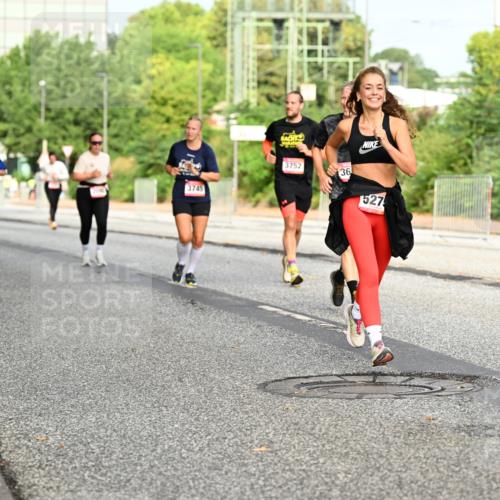 06.09.2026 - CURREX Alsterlauf Dr. Thomas Lammeyer http://msf.ph/oto/10136034 06.09.2026 10:00:53 Laufen 3745, 3752, 36, 527 meine-sportfotos.de