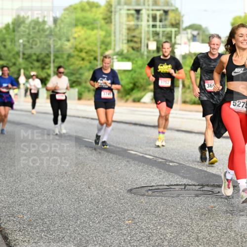06.09.2026 - CURREX Alsterlauf Dr. Thomas Lammeyer http://msf.ph/oto/10136042 06.09.2026 10:00:54 Laufen 3745, 3752, 369, 527 meine-sportfotos.de