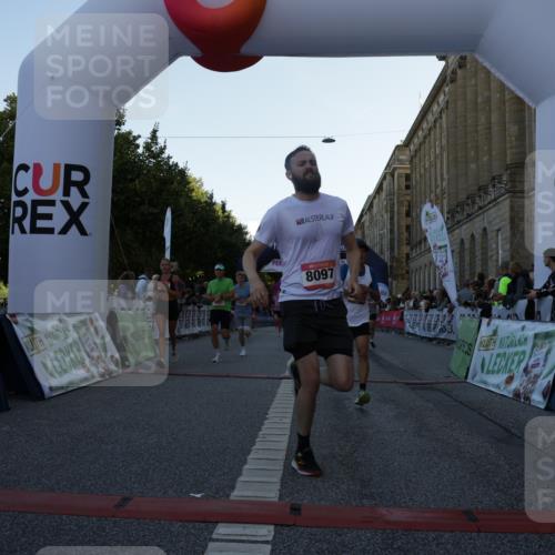 06.09.2026 - CURREX Alsterlauf Yannick Fuchs http://msf.ph/oto/10136047 06.09.2026 09:44:33 Ziel 2894, 3503, 3545, 4133, 4187, 4203, 4597, 4669, 4862, 5271, 5453, 5477, 5529, 5864, 6047, 6366, 8097, 8216, 8224 meine-sportfotos.de