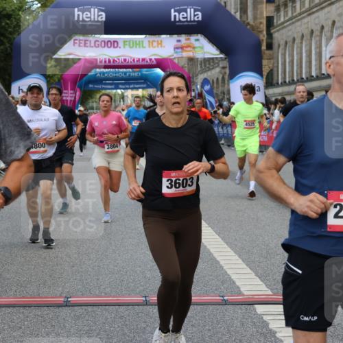 06.09.2026 - CURREX Alsterlauf Strokosch-Dieckow http://msf.ph/oto/10136125 06.09.2026 09:58:20 Ziel 2706, 2864, 3603, 3679, 3804, 4106, 4501, 4525, 4732, 4800, 5018, 5257, 5986, 6409, 8003, 8052, 8296 meine-sportfotos.de
