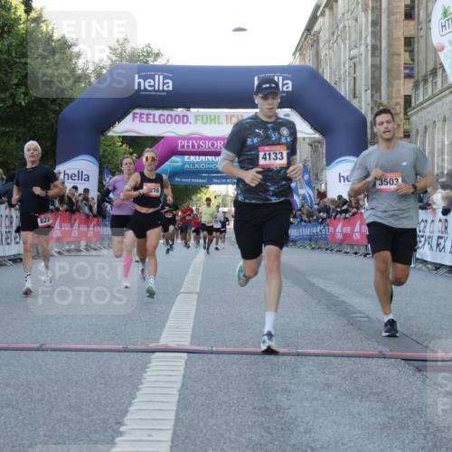 06.09.2026 - CURREX Alsterlauf Yannick Fuchs http://msf.ph/oto/10136134 06.09.2026 09:44:35 Ziel 2894, 3503, 3545, 4133, 4203, 4597, 4669, 5271, 5453, 5529, 5864, 6366, 8097, 8216, 8224 meine-sportfotos.de