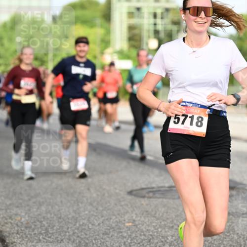 06.09.2026 - CURREX Alsterlauf Dr. Thomas Lammeyer http://msf.ph/oto/10136154 06.09.2026 10:01:05 Laufen 5718 meine-sportfotos.de