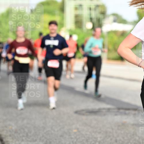 06.09.2026 - CURREX Alsterlauf Dr. Thomas Lammeyer http://msf.ph/oto/10136158 06.09.2026 10:01:05 Laufen 3, 5718 meine-sportfotos.de