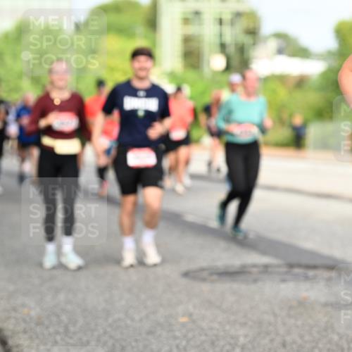 06.09.2026 - CURREX Alsterlauf Dr. Thomas Lammeyer http://msf.ph/oto/10136160 06.09.2026 10:01:06 Laufen 5 meine-sportfotos.de