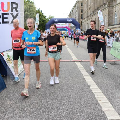 06.09.2026 - CURREX Alsterlauf Strokosch-Dieckow http://msf.ph/oto/10136168 06.09.2026 10:11:41 Ziel 2125, 2356, 3060, 3284, 3285, 3373, 3704, 3922, 4188, 4189, 4611, 5279, 5451, 5458, 6019, 6166, 6362, 6446 meine-sportfotos.de