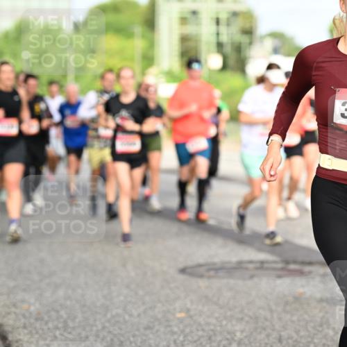 06.09.2026 - CURREX Alsterlauf Dr. Thomas Lammeyer http://msf.ph/oto/10136185 06.09.2026 10:01:08 Laufen 3527 meine-sportfotos.de