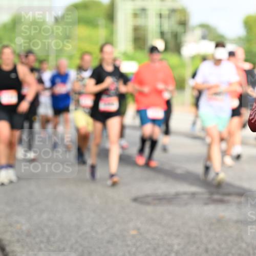 06.09.2026 - CURREX Alsterlauf Dr. Thomas Lammeyer http://msf.ph/oto/10136188 06.09.2026 10:01:08 Laufen  meine-sportfotos.de