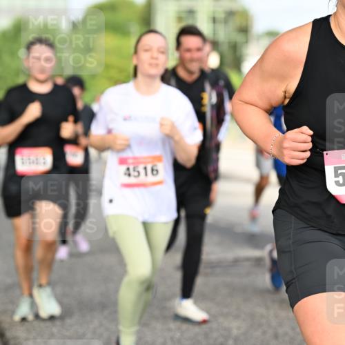 06.09.2026 - CURREX Alsterlauf Dr. Thomas Lammeyer http://msf.ph/oto/10136230 06.09.2026 10:01:12 Laufen 4516, 5329 meine-sportfotos.de