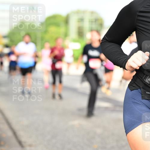 06.09.2026 - CURREX Alsterlauf Dr. Thomas Lammeyer http://msf.ph/oto/10136262 06.09.2026 10:01:15 Laufen 396 meine-sportfotos.de