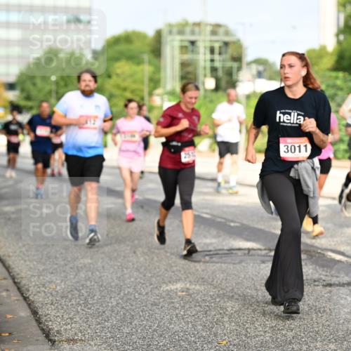 06.09.2026 - CURREX Alsterlauf Dr. Thomas Lammeyer http://msf.ph/oto/10136271 06.09.2026 10:01:16 Laufen 3011 meine-sportfotos.de