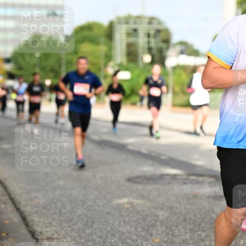 06.09.2026 - CURREX Alsterlauf Dr. Thomas Lammeyer http://msf.ph/oto/10136304 06.09.2026 10:01:19 Laufen 412 meine-sportfotos.de