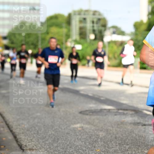 06.09.2026 - CURREX Alsterlauf Dr. Thomas Lammeyer http://msf.ph/oto/10136305 06.09.2026 10:01:19 Laufen 34 meine-sportfotos.de
