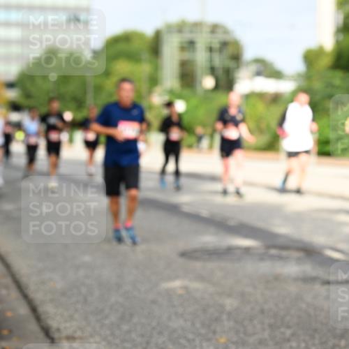 06.09.2026 - CURREX Alsterlauf Dr. Thomas Lammeyer http://msf.ph/oto/10136306 06.09.2026 10:01:19 Laufen  meine-sportfotos.de