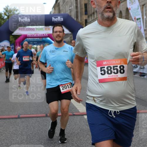 06.09.2026 - CURREX Alsterlauf Strokosch-Dieckow http://msf.ph/oto/10136315 06.09.2026 09:58:29 Ziel 2013, 2173, 3031, 3055, 3261, 3560, 3679, 3693, 4050, 4106, 4352, 4501, 4525, 4806, 5018, 5257, 5640, 5840, 5858, 6099, 6118, 6470, 8077, 8296, 8319 meine-sportfotos.de