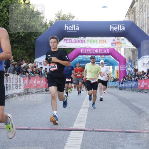06.09.2026 - CURREX Alsterlauf Yannick Fuchs http://msf.ph/oto/10136376 06.09.2026 09:44:41 Ziel 3226, 3445, 3503, 3545, 3671, 4133, 4597, 5453, 5529, 6201, 8216, 8224, 8264 meine-sportfotos.de