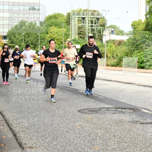 06.09.2026 - CURREX Alsterlauf Dr. Thomas Lammeyer http://msf.ph/oto/10136423 06.09.2026 10:01:30 Laufen 4549, 6209, 2658, 5044 meine-sportfotos.de