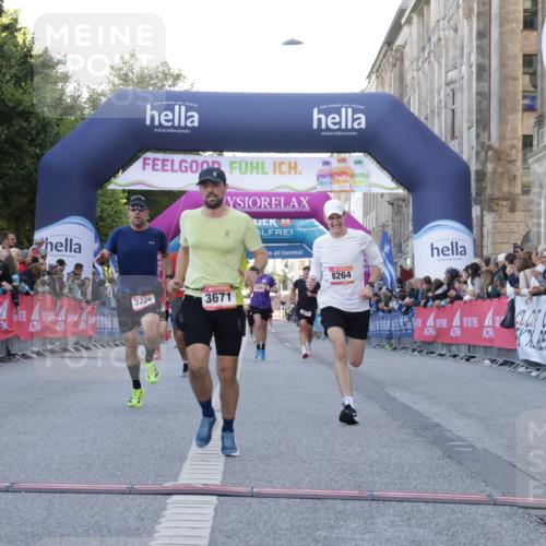 06.09.2026 - CURREX Alsterlauf Yannick Fuchs http://msf.ph/oto/10136426 06.09.2026 09:44:42 Ziel 2442, 3226, 3445, 3503, 3671, 4133, 4597, 5453, 5529, 6201, 8216, 8224, 8264 meine-sportfotos.de