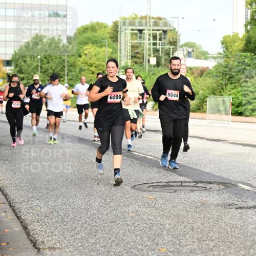 06.09.2026 - CURREX Alsterlauf Dr. Thomas Lammeyer http://msf.ph/oto/10136431 06.09.2026 10:01:31 Laufen 4549, 6209, 5044 meine-sportfotos.de