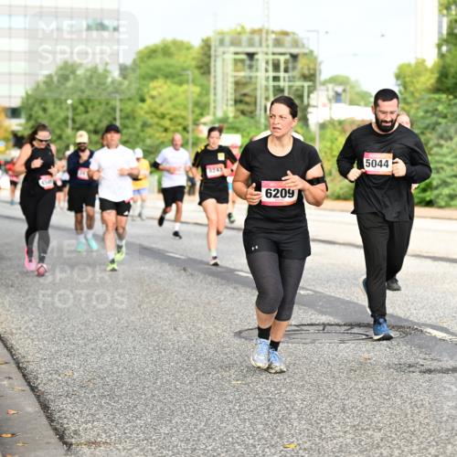 06.09.2026 - CURREX Alsterlauf Dr. Thomas Lammeyer http://msf.ph/oto/10136442 06.09.2026 10:01:32 Laufen 45, 8, 8245, 6209, 5044 meine-sportfotos.de