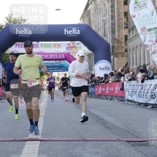06.09.2026 - CURREX Alsterlauf Yannick Fuchs http://msf.ph/oto/10136446 06.09.2026 09:44:43 Ziel 2442, 3226, 3445, 3503, 3671, 4039, 4133, 5529, 6201, 8216, 8224, 8264 meine-sportfotos.de
