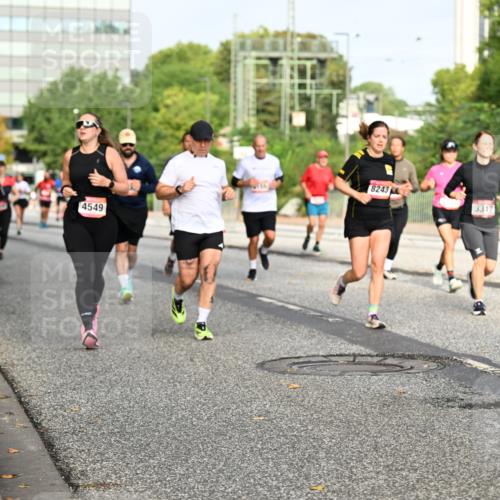 06.09.2026 - CURREX Alsterlauf Dr. Thomas Lammeyer http://msf.ph/oto/10136465 06.09.2026 10:01:34 Laufen 4549, 8243, 3317, 2658 meine-sportfotos.de