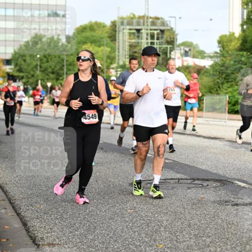 06.09.2026 - CURREX Alsterlauf Dr. Thomas Lammeyer http://msf.ph/oto/10136479 06.09.2026 10:01:35 Laufen 4549, 155, 27, 0243, 718 meine-sportfotos.de
