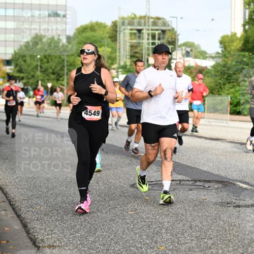 06.09.2026 - CURREX Alsterlauf Dr. Thomas Lammeyer http://msf.ph/oto/10136480 06.09.2026 10:01:35 Laufen 4549, 2776, 243 meine-sportfotos.de