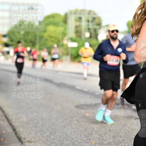 06.09.2026 - CURREX Alsterlauf Dr. Thomas Lammeyer http://msf.ph/oto/10136502 06.09.2026 10:01:37 Laufen 4549 meine-sportfotos.de