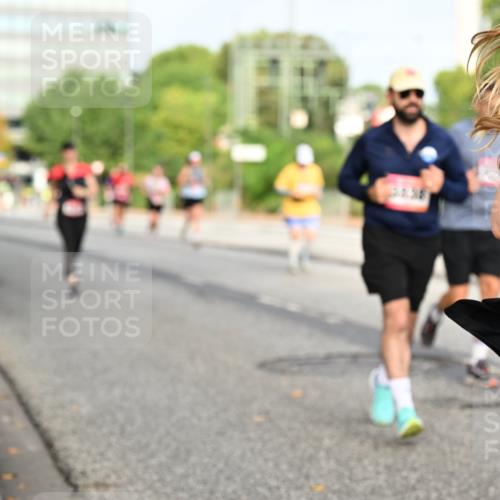 06.09.2026 - CURREX Alsterlauf Dr. Thomas Lammeyer http://msf.ph/oto/10136503 06.09.2026 10:01:37 Laufen  meine-sportfotos.de