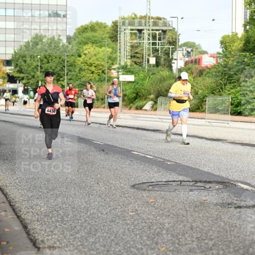 06.09.2026 - CURREX Alsterlauf Dr. Thomas Lammeyer http://msf.ph/oto/10136508 06.09.2026 10:01:38 Laufen 4430, 2476, 6110, 383 meine-sportfotos.de