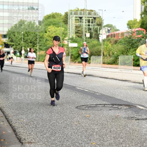 06.09.2026 - CURREX Alsterlauf Dr. Thomas Lammeyer http://msf.ph/oto/10136527 06.09.2026 10:01:39 Laufen 4430, 6110 meine-sportfotos.de