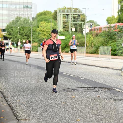 06.09.2026 - CURREX Alsterlauf Dr. Thomas Lammeyer http://msf.ph/oto/10136532 06.09.2026 10:01:40 Laufen 4430, 6110 meine-sportfotos.de