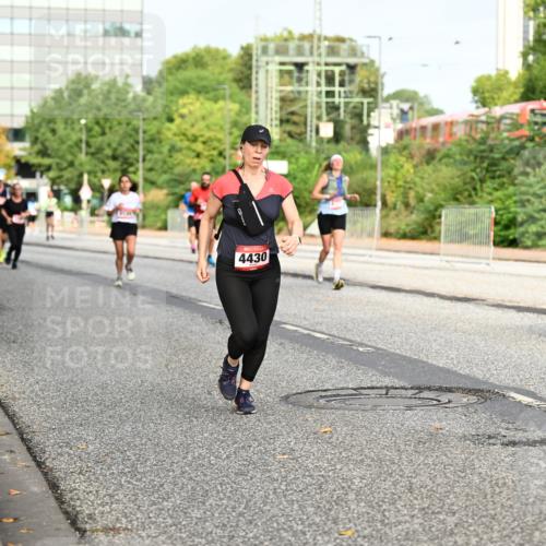 06.09.2026 - CURREX Alsterlauf Dr. Thomas Lammeyer http://msf.ph/oto/10136533 06.09.2026 10:01:40 Laufen 4430, 6110 meine-sportfotos.de