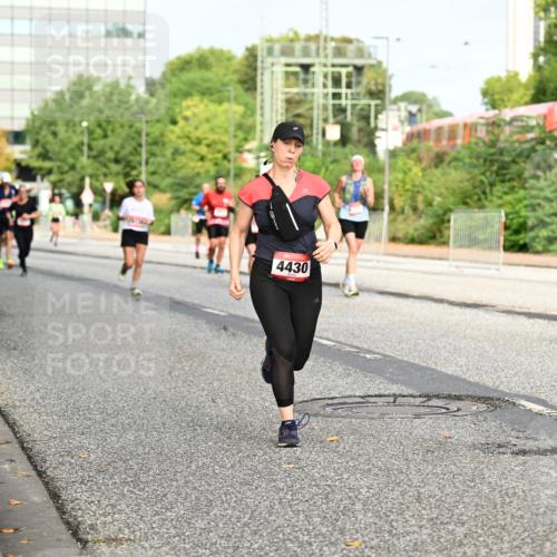 06.09.2026 - CURREX Alsterlauf Dr. Thomas Lammeyer http://msf.ph/oto/10136537 06.09.2026 10:01:40 Laufen 4430, 6110 meine-sportfotos.de