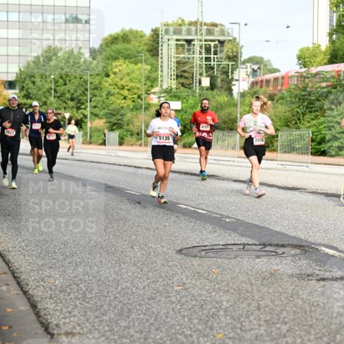 06.09.2026 - CURREX Alsterlauf Dr. Thomas Lammeyer http://msf.ph/oto/10136568 06.09.2026 10:01:43 Laufen 3457, 2625, 4152, 4151, 3737, 5135, 2476, 5177 meine-sportfotos.de